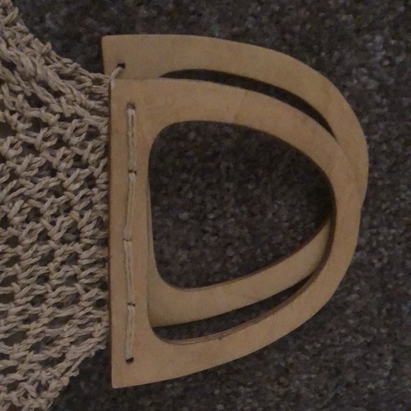 Woven purse, wooden handles - Picture 3 of 6